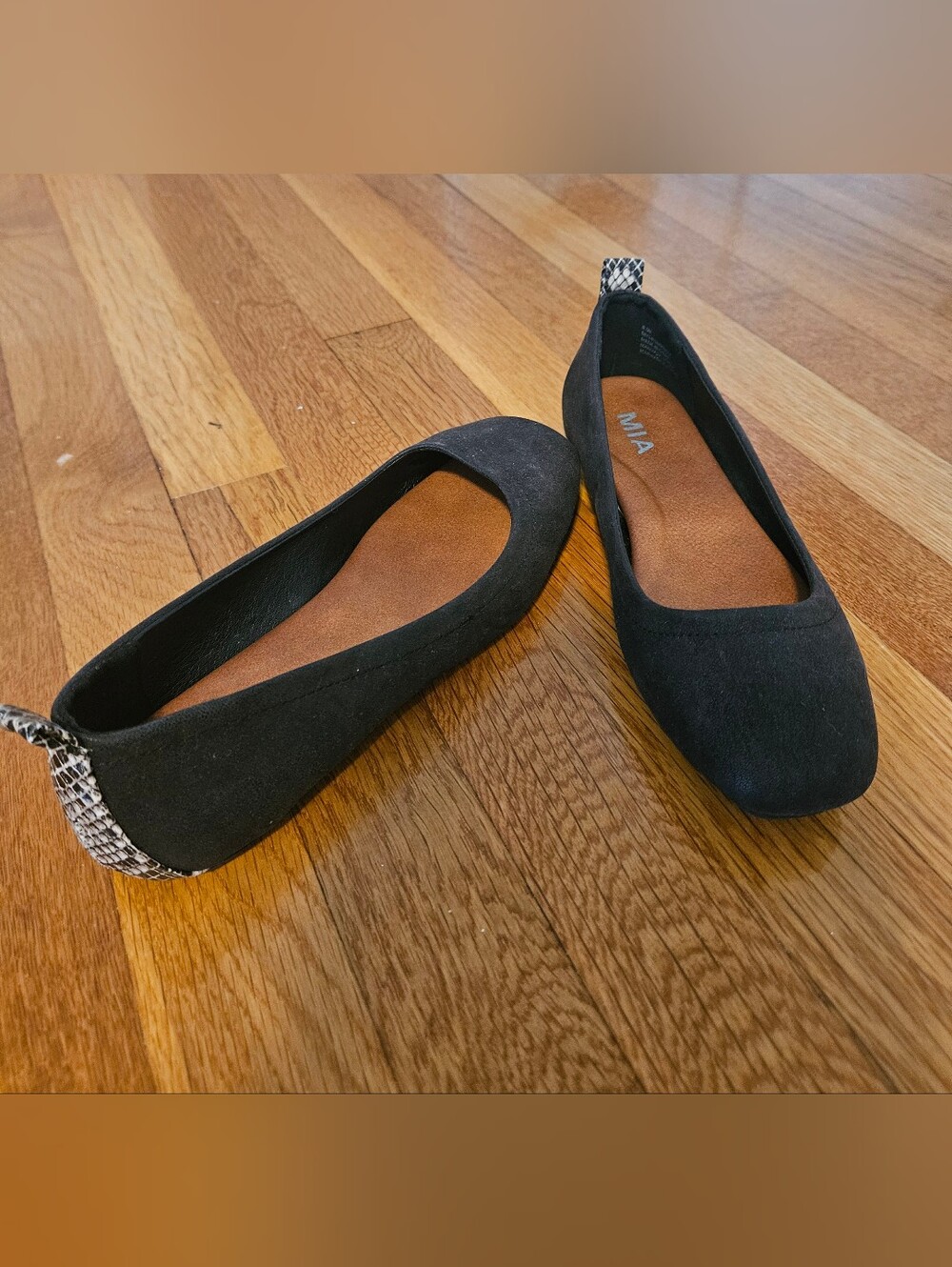 MIA Black Flats
